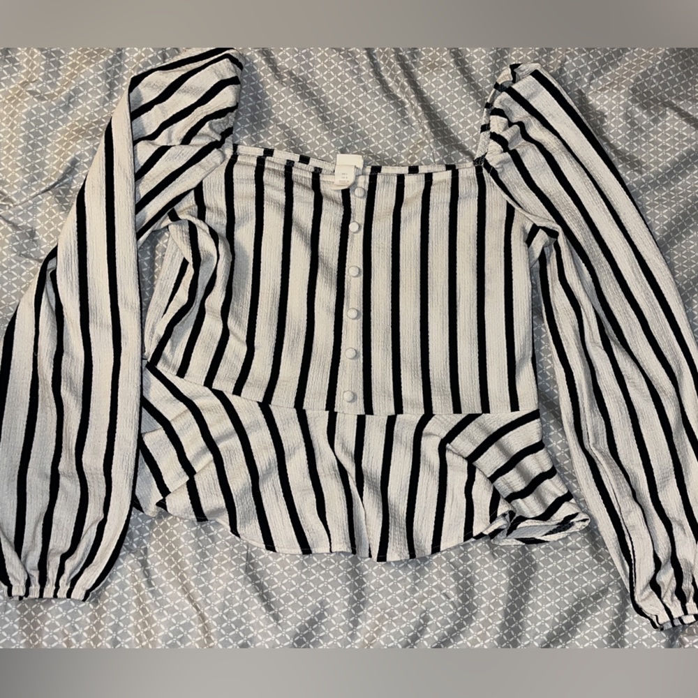 H&M crop top blouse